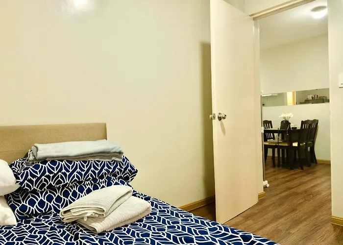 Chic Getaway Near Airport *